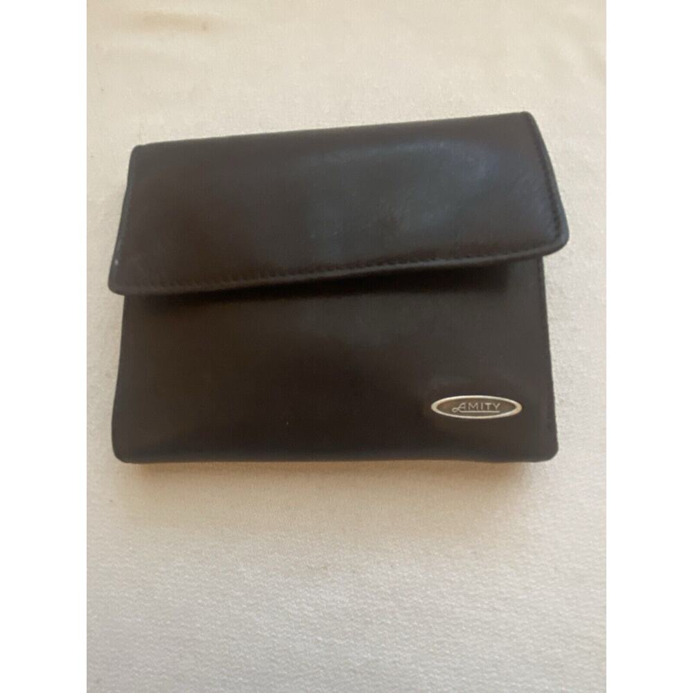 Amity Womens Genuine Leather Brown Wallet Folding Snap Closure Credit Card Slots